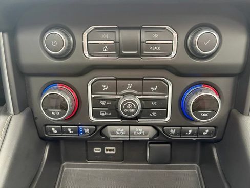 Certified 2023 Chevrolet Tahoe Premier AWD/4WD image 27