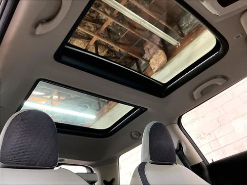 Used 2025 MINI Cooper 2-Door Hardtop image 24