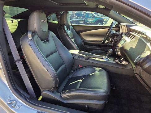 Used 2010 Chevrolet Camaro SS RWD image 17