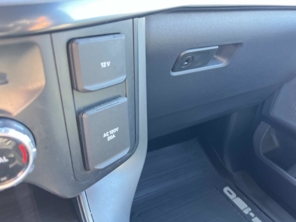 Used 2024 Ford F150 Lariat w/ Equipment Group 502A High AWD/4WD image 39