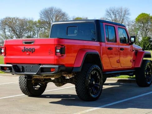 Used 2021 Jeep Gladiator Willys image 11