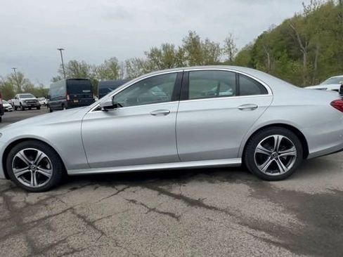 Used 2019 Mercedes-Benz E 300 4MATIC image 5