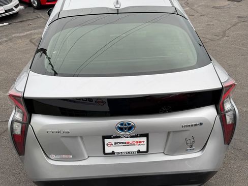 Used 2017 Toyota Prius Two image 16