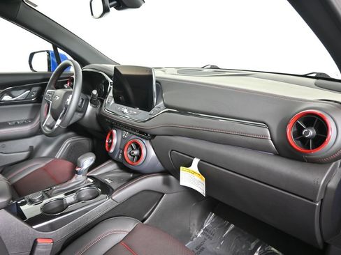 Used 2025 Chevrolet Blazer RS w/ Enhanced Convenience Package AWD/4WD image 14