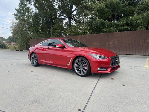 Used 2018 INFINITI Q60 Red Sport 400 w/ Sensory Package 3.0T Sport image 3