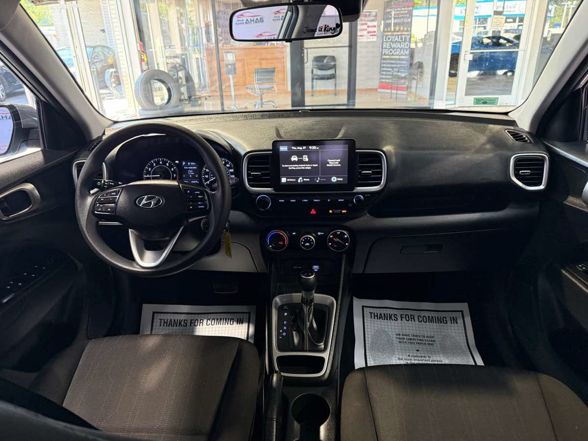 Used 2021 Hyundai Venue SE FWD image 22