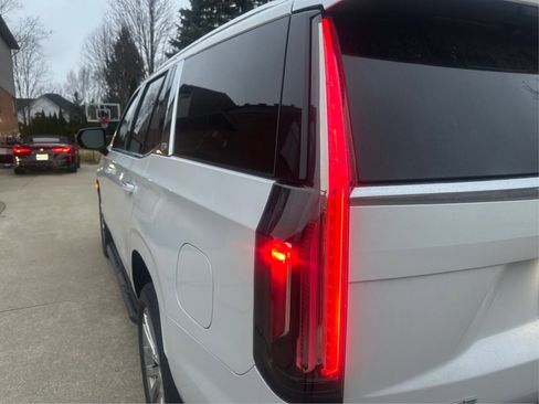 Used 2021 Cadillac Escalade Premium Luxury w/ Performance Package image 34