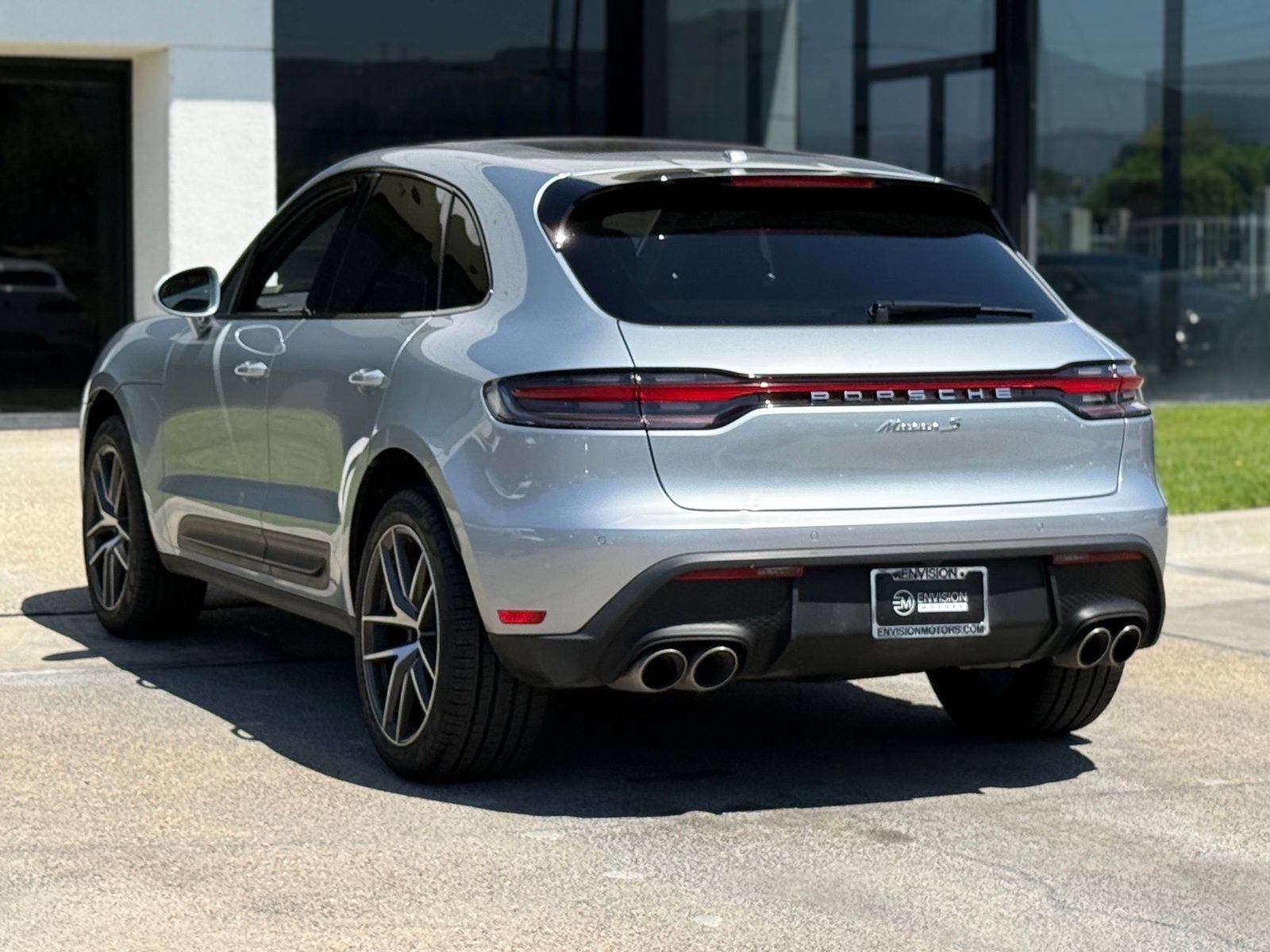 Used 2023 Porsche Macan S AWD/4WD image 10