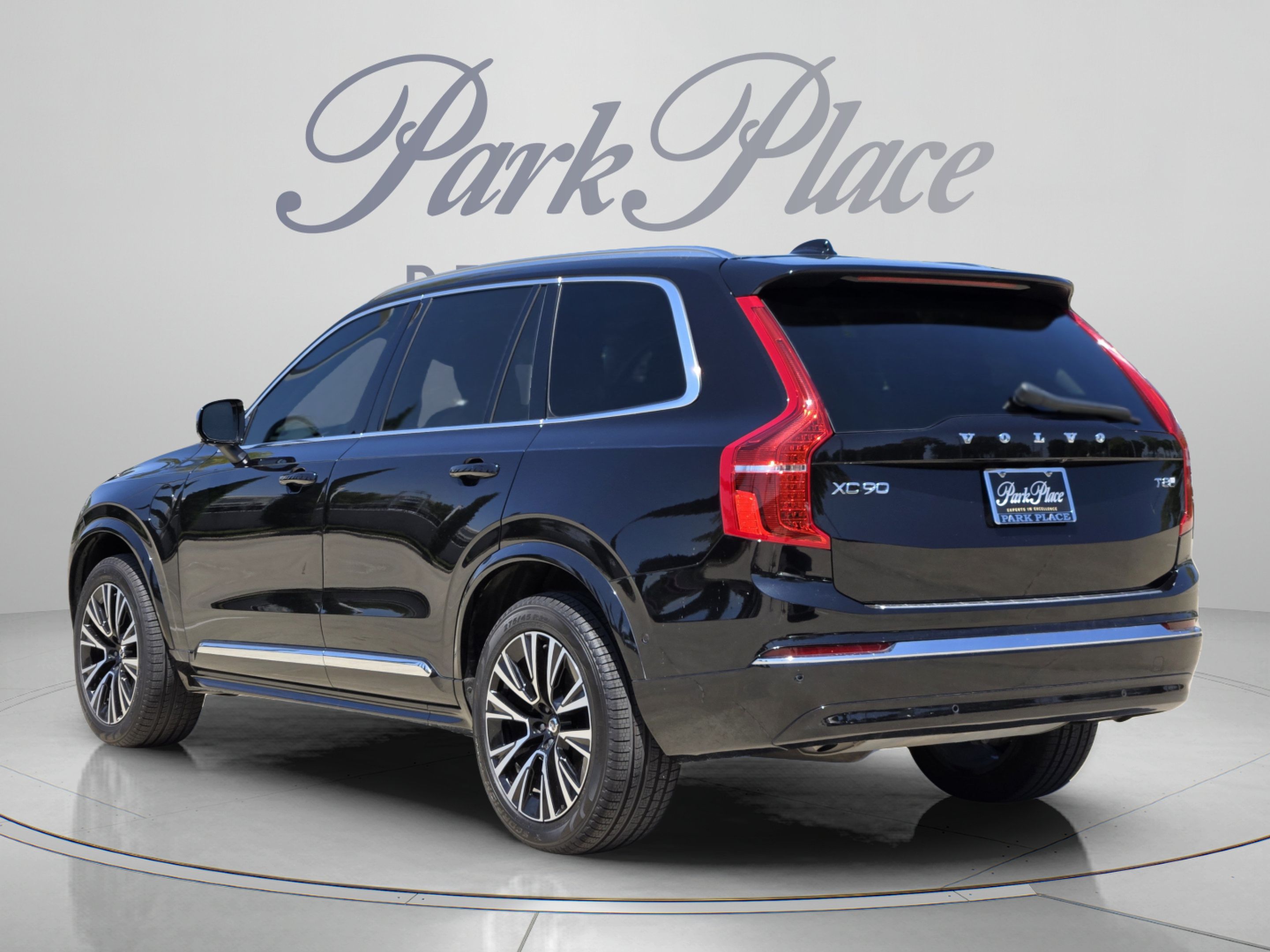 Used 2025 Volvo XC90 T8 Plus w/ Protection Package Premier AWD/4WD image 3
