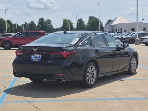 Used 2019 Toyota Avalon XLE w/ Moonroof Package FWD image 6