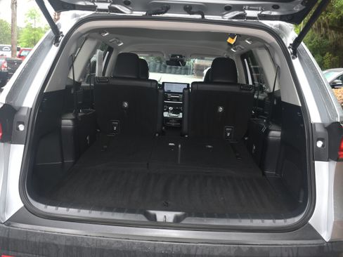 Certified 2025 Toyota Grand Highlander FWD image 17