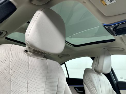 Used 2025 Mercedes-Benz E 350 Sedan image 15
