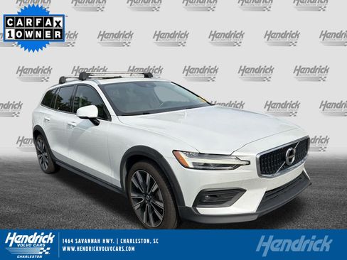 Used 2021 Volvo V60 T5 Cross Country w/ Climate Package AWD/4WD image 1