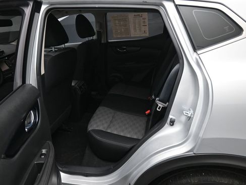 Used 2017 Nissan Rogue Sport SV w/ SV Premium Package image 29