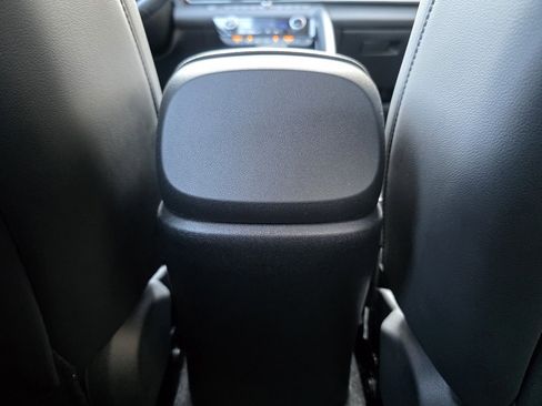 Used 2023 Hyundai Elantra Limited image 16