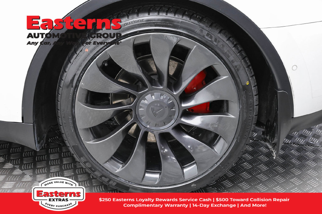 Used 2022 Tesla Model Y Performance AWD/4WD image 9