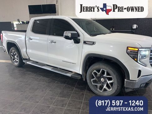 Used 2024 GMC Sierra 1500 SLT image 2
