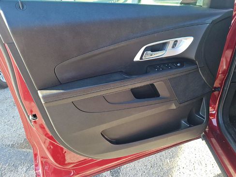 Used 2017 Chevrolet Equinox LT w/ Convenience Package FWD image 9