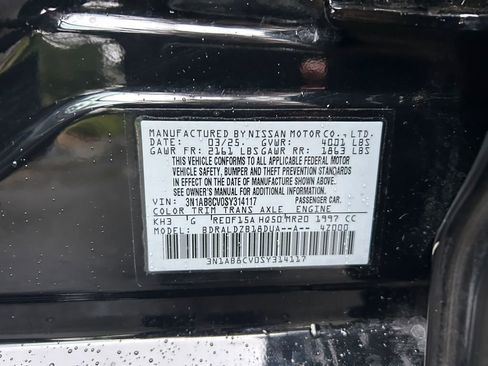 Used 2025 Nissan Sentra SV image 34