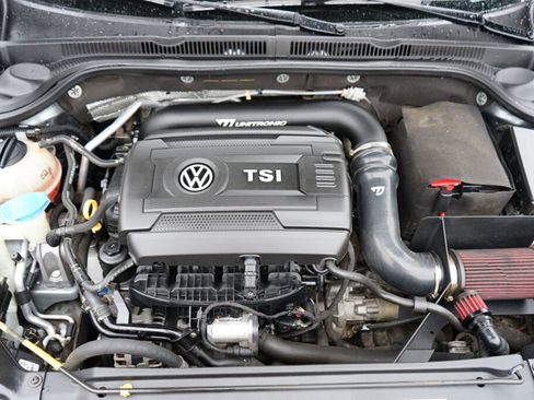 Used 2017 Volkswagen Jetta GLI image 10