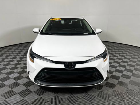 Used 2024 Toyota Corolla LE FWD image 2