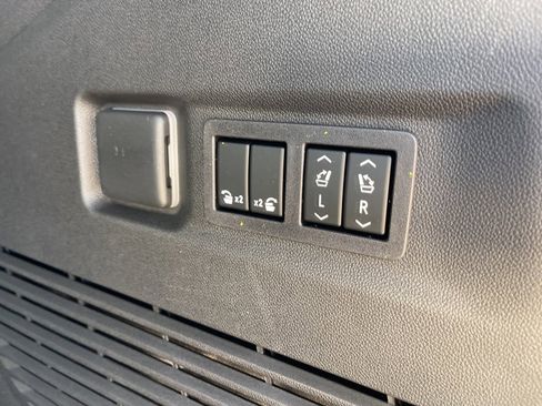 New 2026 Chevrolet Suburban Premier image 15