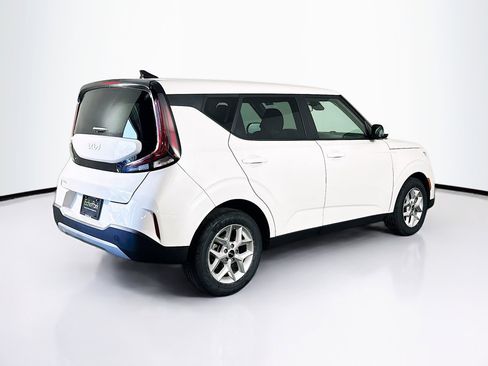 Used 2025 Kia Soul LX w/ LX Technology Package image 9