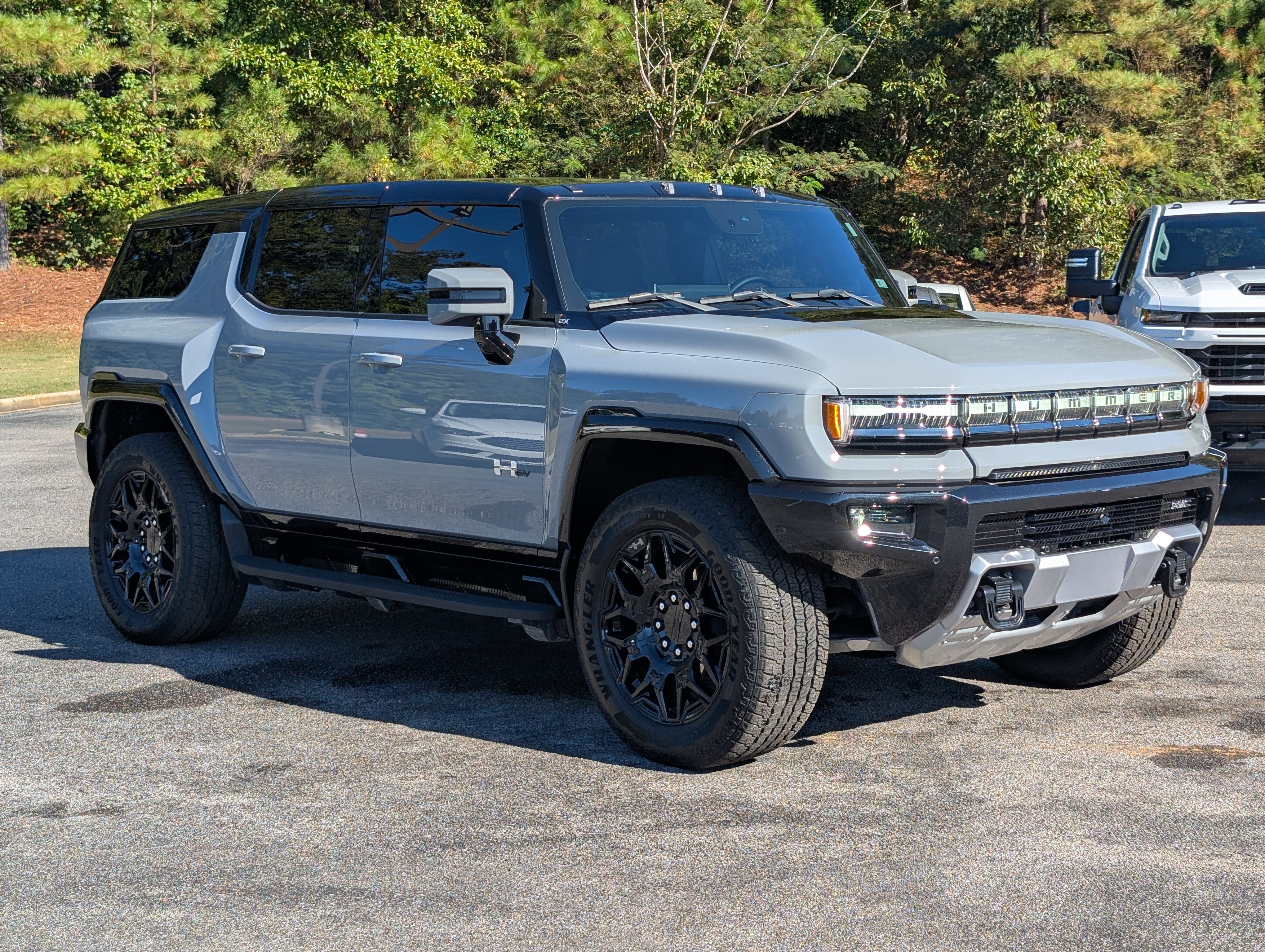 Used 2025 GMC Hummer EV 2X AWD/4WD image 11