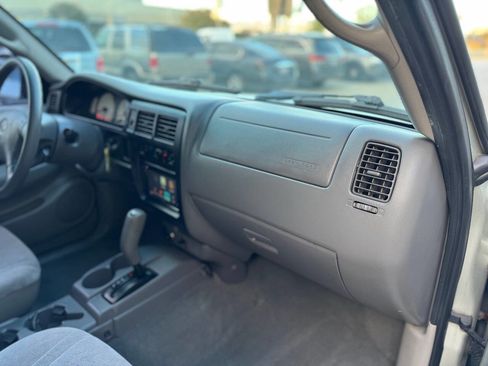 Used 2002 Toyota Tacoma PreRunner image 29