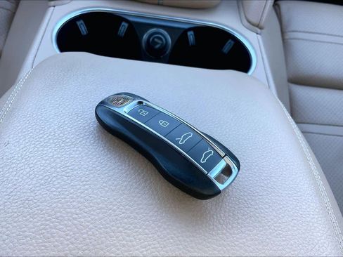 Used 2019 Porsche Cayenne image 14