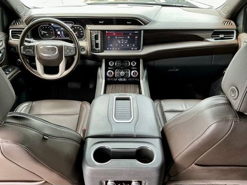 Used 2021 GMC Yukon XL Denali w/ Denali Premium Package AWD/4WD image 34