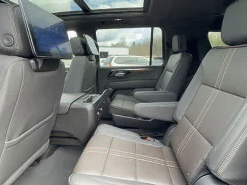New 2026 Chevrolet Suburban High Country AWD/4WD image 27