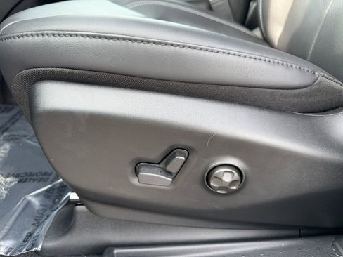 New 2026 Chrysler Pacifica Select w/ S Appearance Package image 18