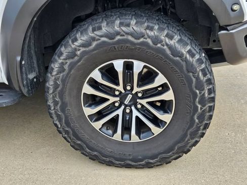Used 2020 Ford F150 Raptor w/ Equipment Group 802A Luxury AWD/4WD image 3