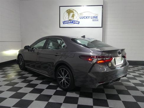 Used 2024 Toyota Camry SE w/ Cold Weather Package FWD image 11