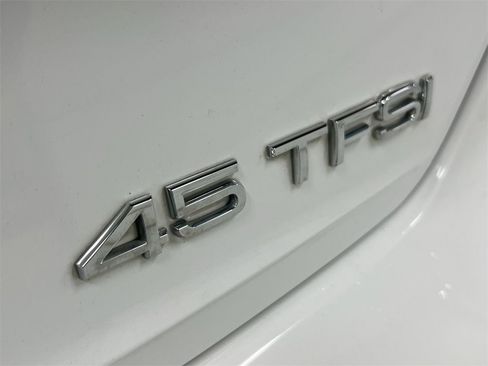 Used 2017 Audi A4 2.0T Premium image 27