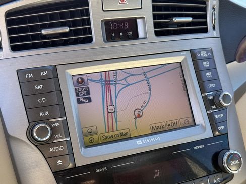 Used 2011 Toyota Avalon Limited image 20