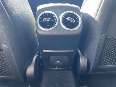Used 2025 Mercedes-Benz CLA 250 image 11