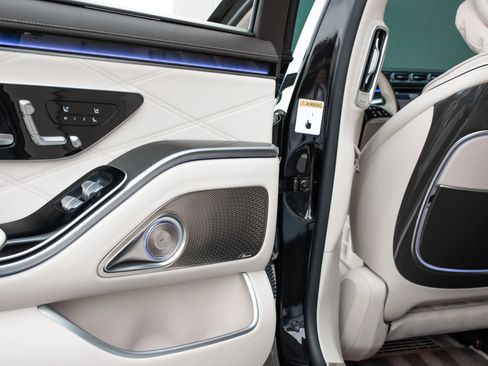 Used 2022 Mercedes-Benz Maybach S 580 4MATIC image 24