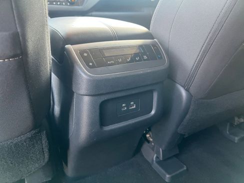 Used 2025 Nissan Pathfinder SV image 24