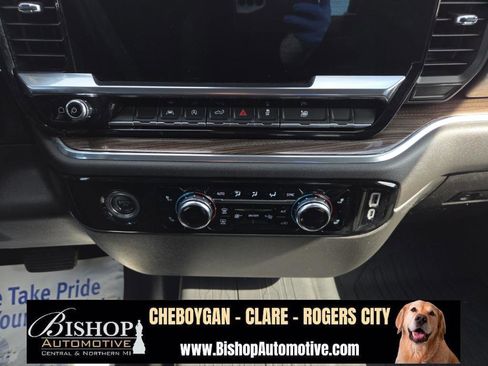 Used 2024 GMC Sierra 1500 Elevation image 25