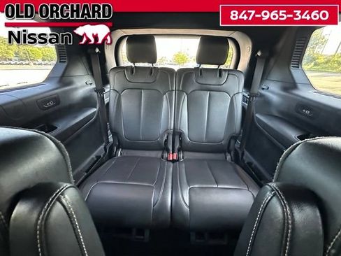 Used 2024 Jeep Grand Cherokee L Limited w/ Black Appearance Package AWD/4WD image 12