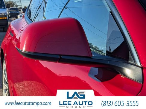 Used 2022 Tesla Model 3 Standard Range image 11