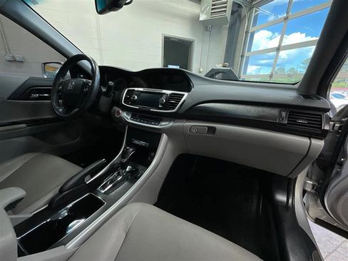 Used 2015 Honda Accord EX-L image 32