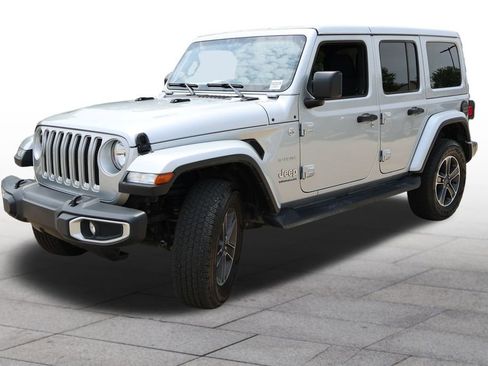 Used 2023 Jeep Wrangler Unlimited Sahara w/ Cold Weather Group AWD/4WD image 8