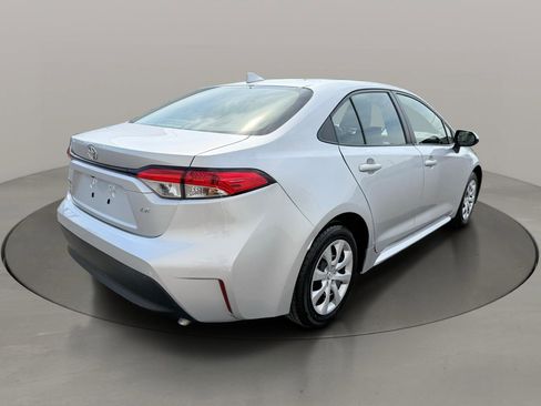 Used 2023 Toyota Corolla LE image 6