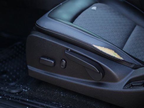 Used 2016 Chevrolet Colorado Z71 image 20