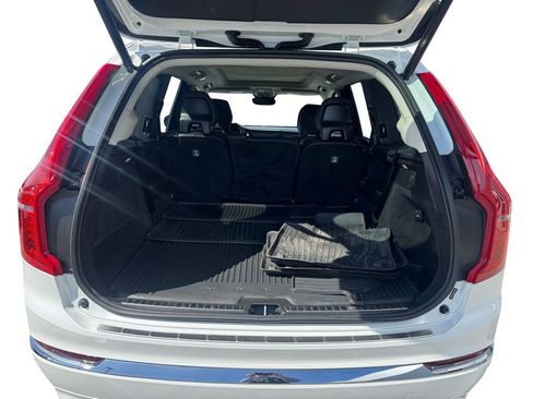 Used 2025 Volvo XC90 B5 Core w/ Protection Package Premier image 6