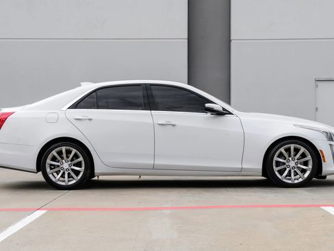 Used 2018 Cadillac CTS Luxury image 2