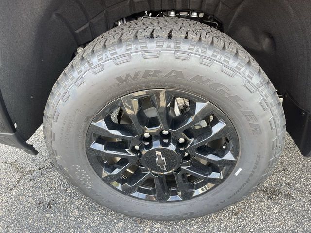 New 2026 Chevrolet Silverado 2500 Custom w/ Custom Value Package AWD/4WD image 10